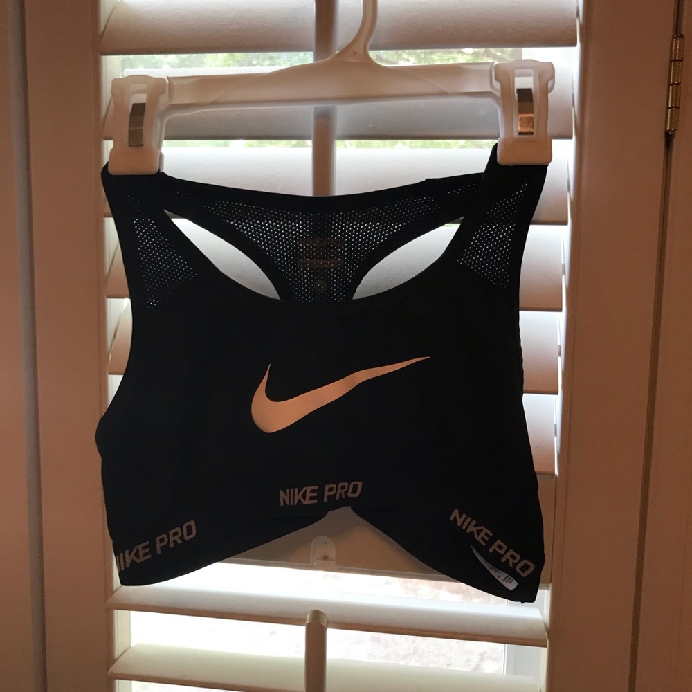 nike pro sports bra